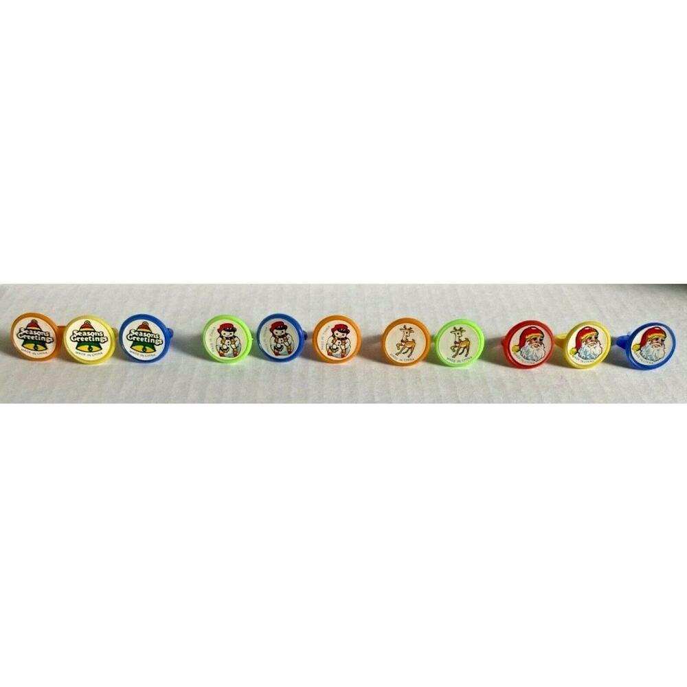 Vintage Christmas Vending Machine‎ Plastic Rings Set Of 6